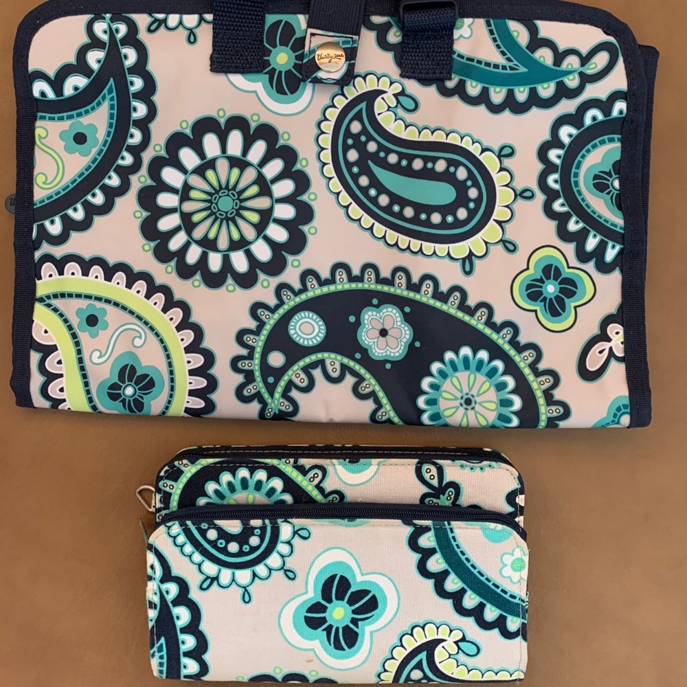 Thirty-one wallet & wall hanging organizer